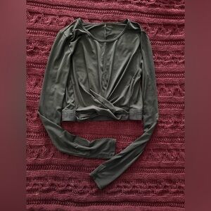 {FABLETICS} Black Twist Front Long Sleeve Crop Top